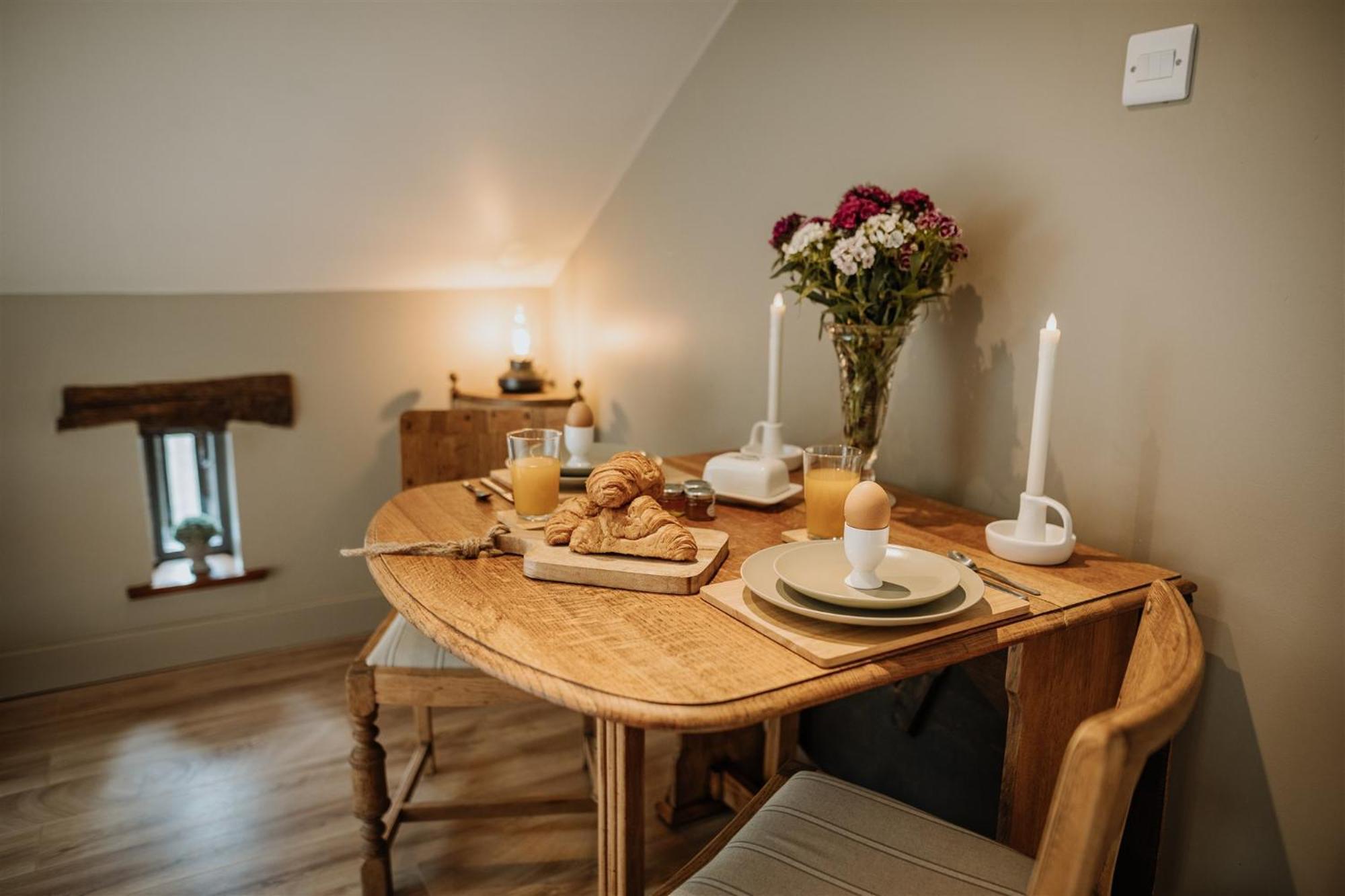 Lyme Tree Farm - Hotching Barn And Knockstone