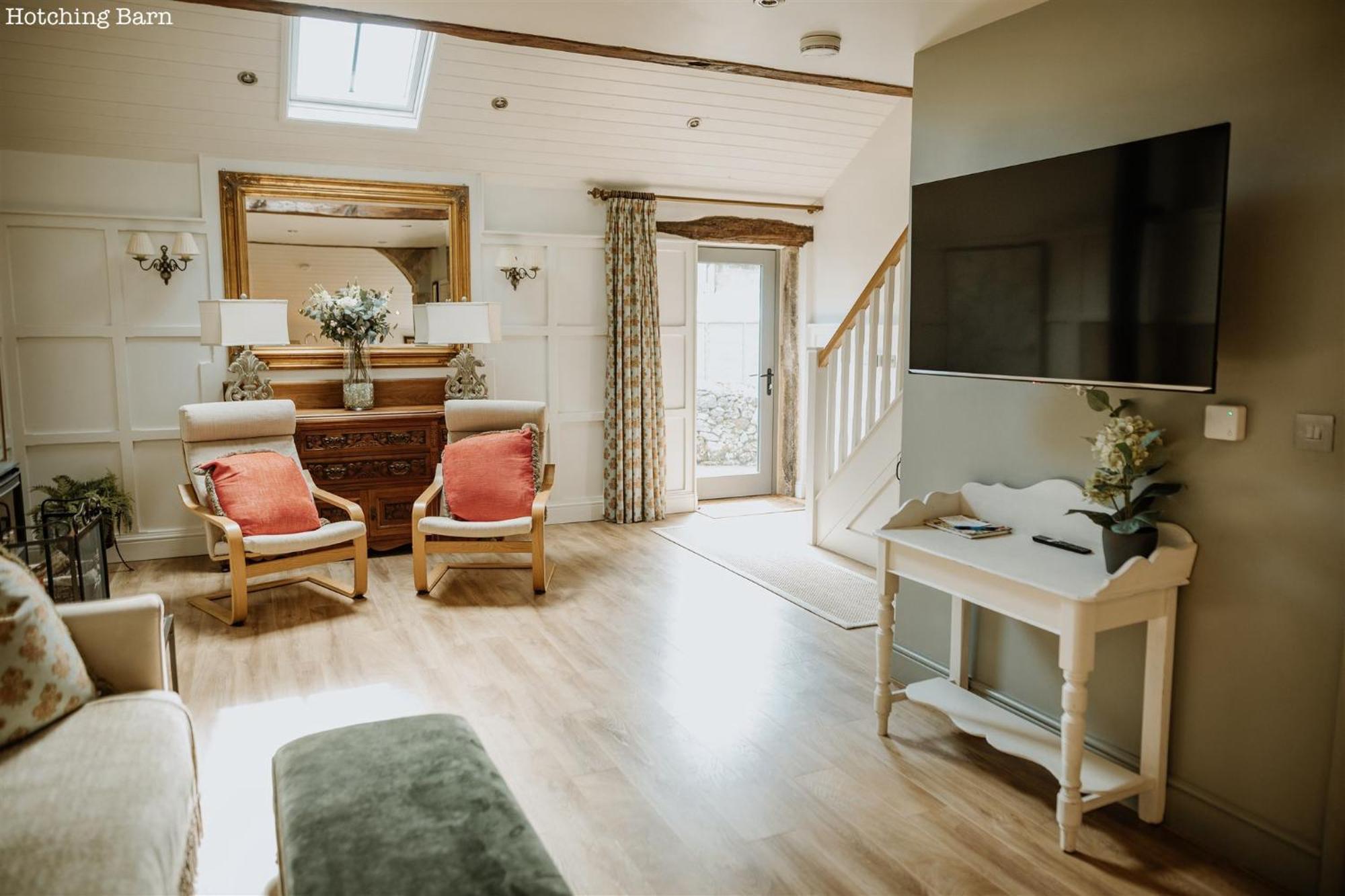 Lyme Tree Farm - Hotching Barn And Knockstone